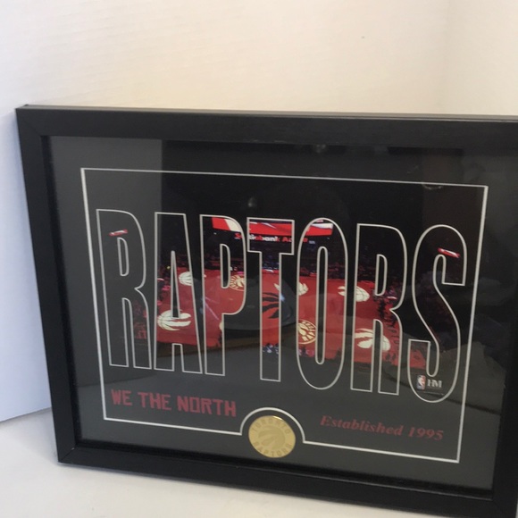 The Highland Mint Toronto Raptors Silhouette Photo with Solid Bronze Coin - Picture 2 of 8
